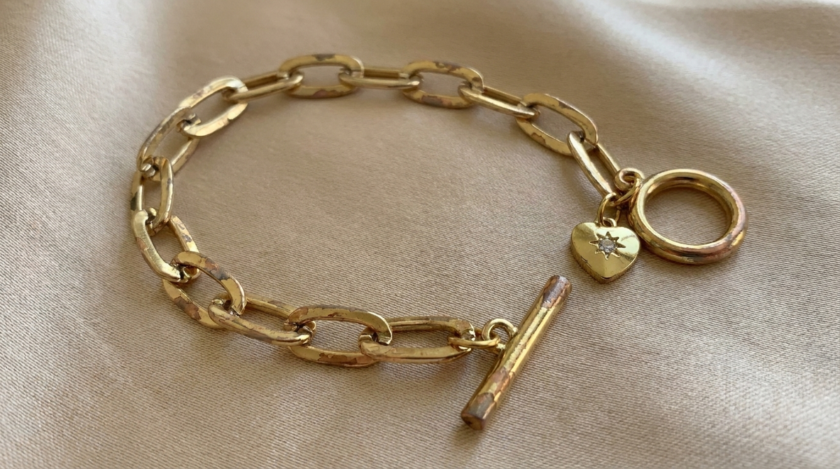 Jewelry wear-through evidence